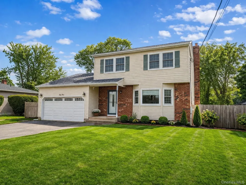 41 Lama Drive Shirley NY 11967