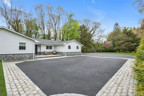 26 Dolly Cam Lane Old Brookville NY 11545