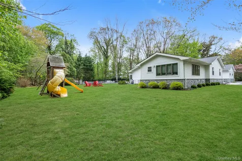 26 Dolly Cam Lane Old Brookville NY 11545