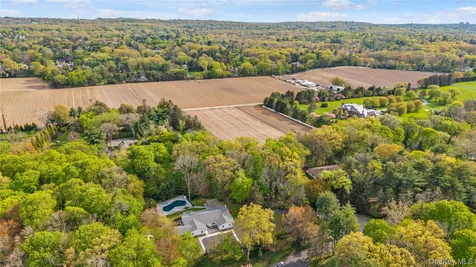 26 Dolly Cam Lane Old Brookville NY 11545
