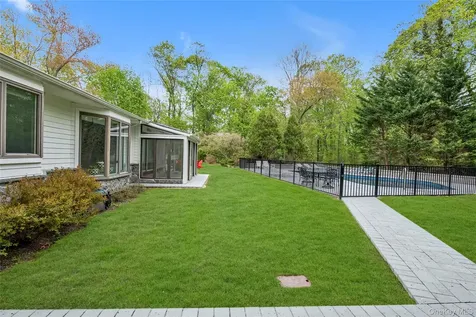 26 Dolly Cam Lane Old Brookville NY 11545