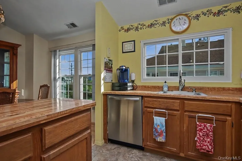 2323 Whispering Hills Chester NY 10918