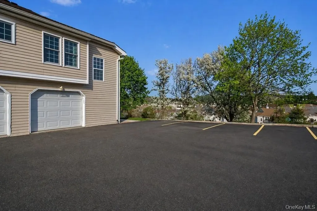 2323 Whispering Hills Chester NY 10918