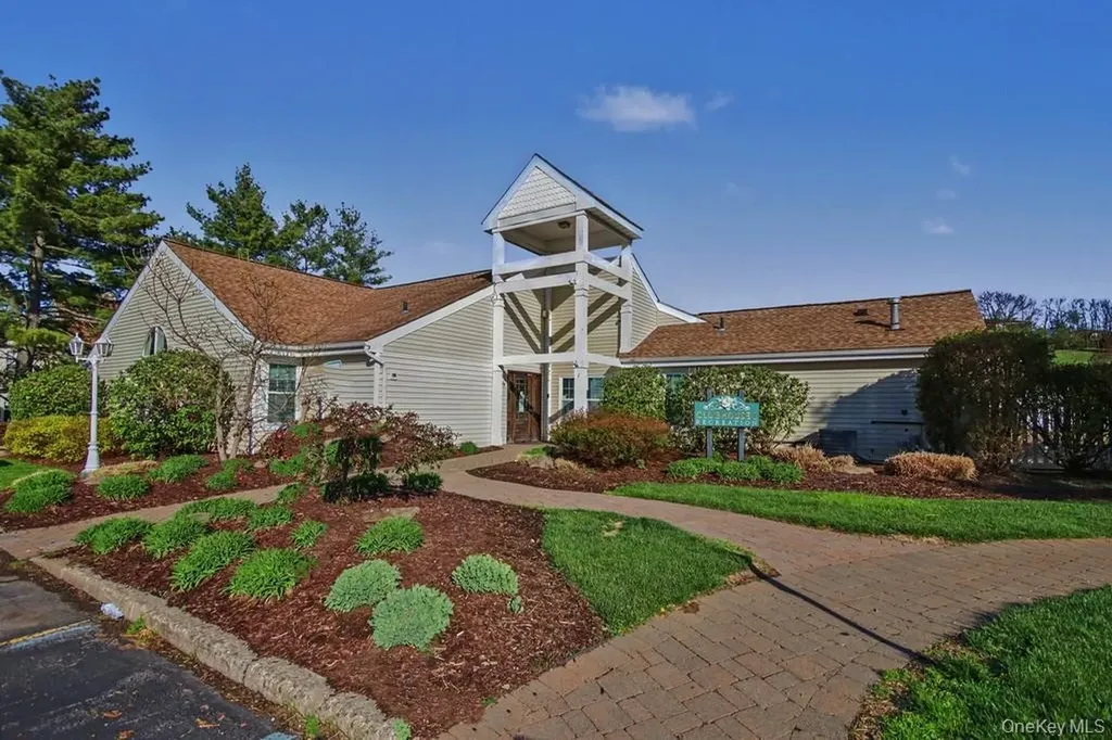 2323 Whispering Hills Chester NY 10918