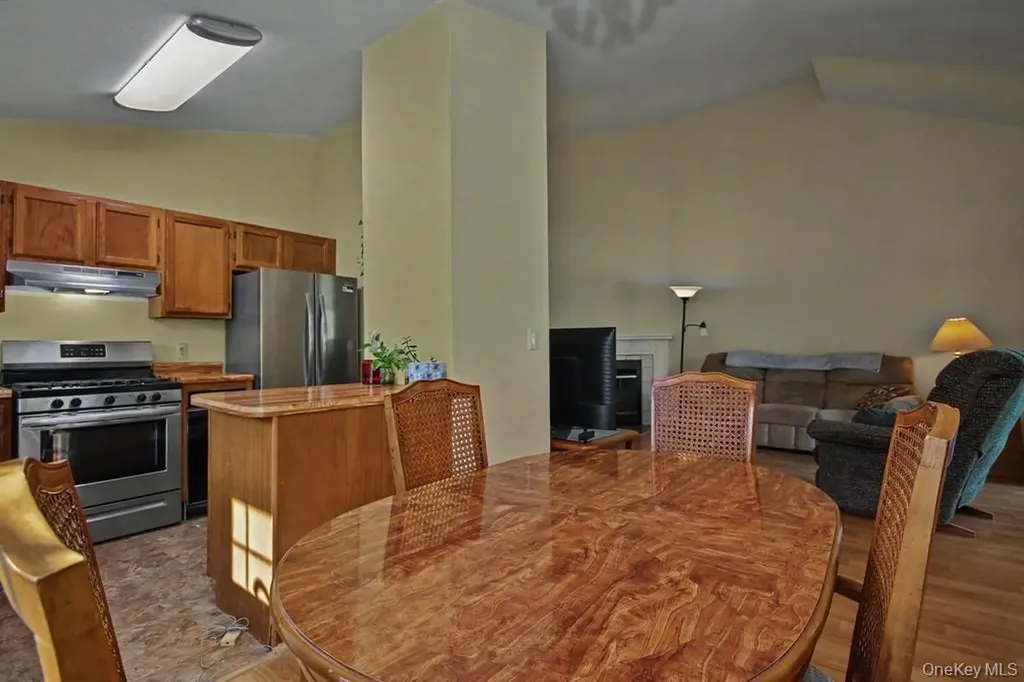 2323 Whispering Hills Chester NY 10918
