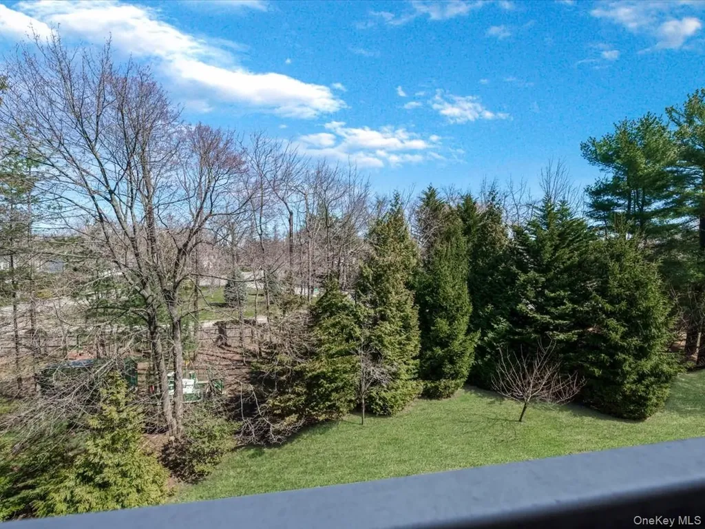 1 Kensington Gate Great Neck NY 11021