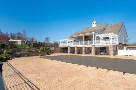 50 Stratford Lane Wappingers Falls NY 12590