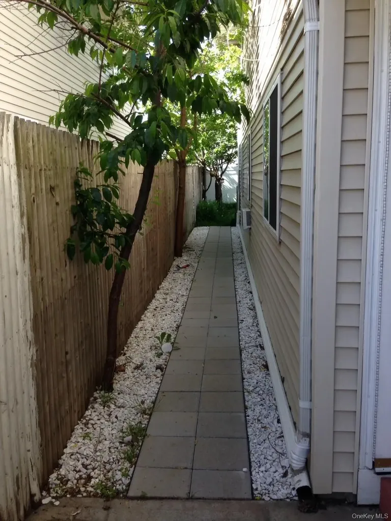 265 E Pine Street Long Beach NY 11561