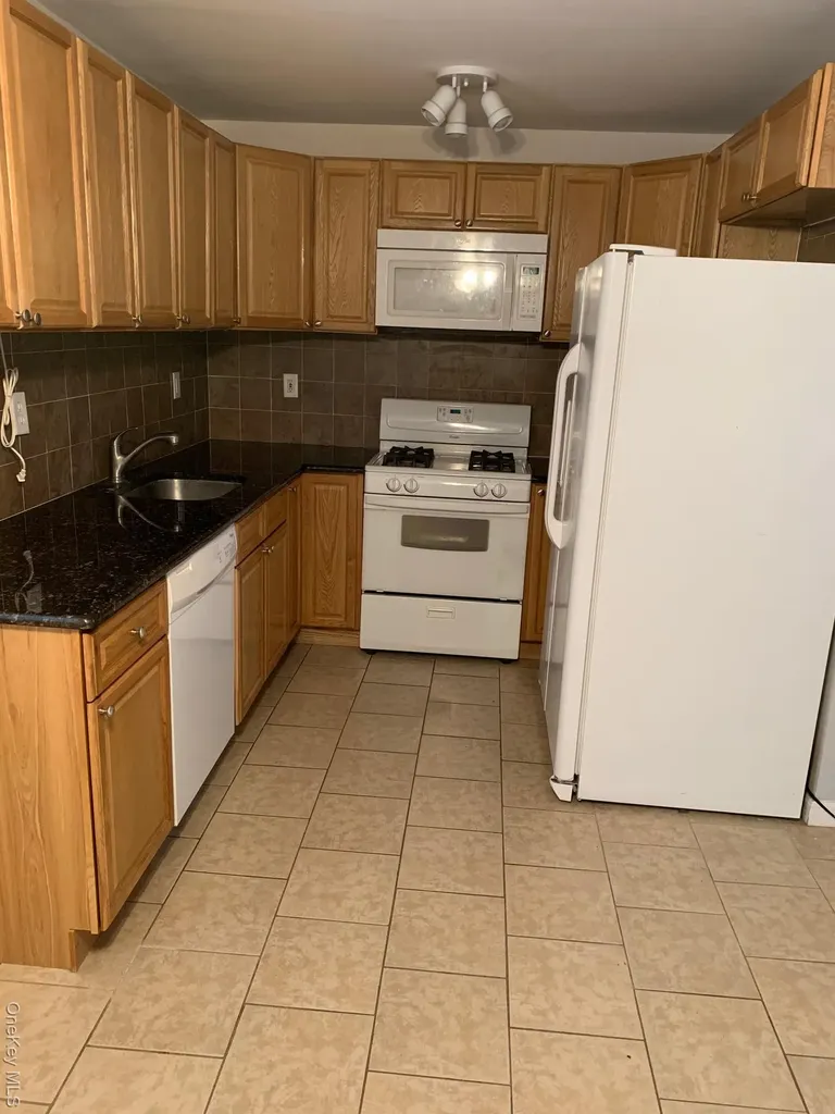 265 E Pine Street Long Beach NY 11561