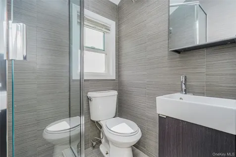 40 Creston Place Staten Island NY 10304