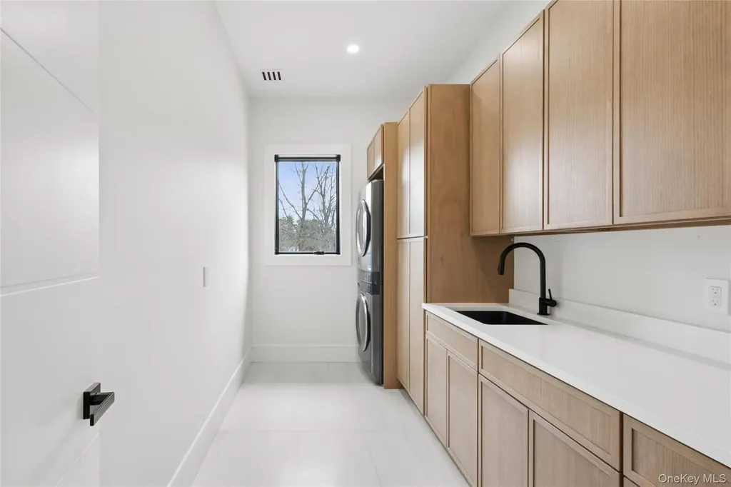 6 Highfield Drive Dix Hills NY 11746