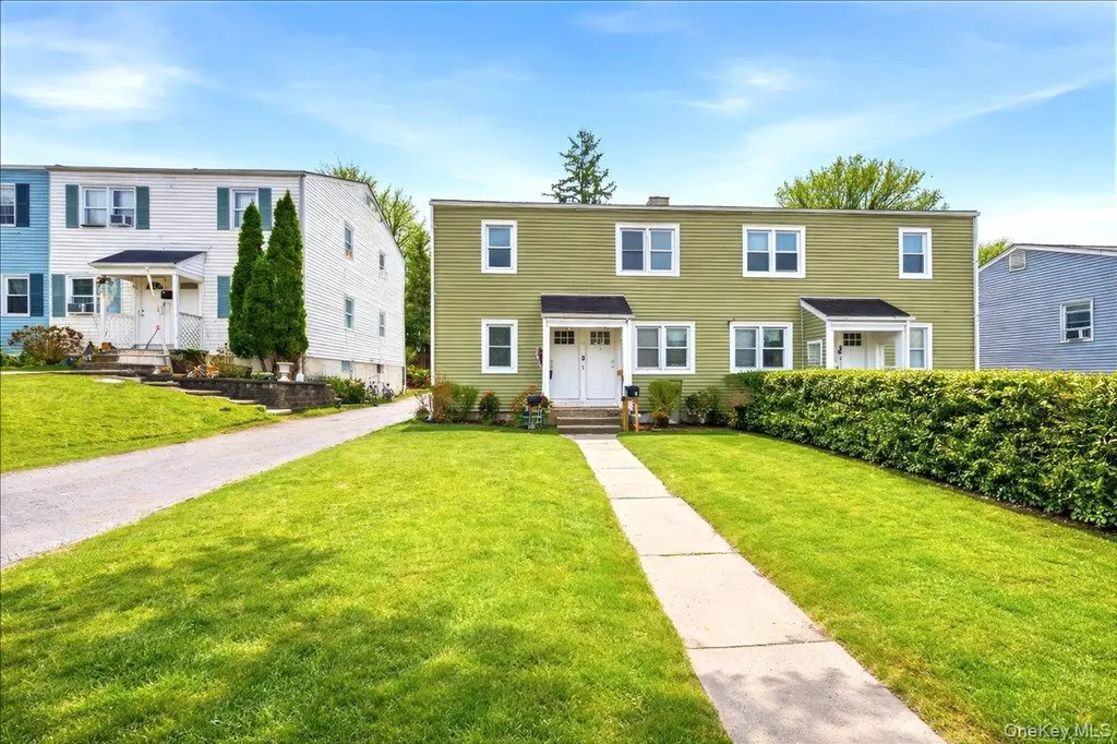 18 Vernon Terrace Poughkeepsie NY 12601
