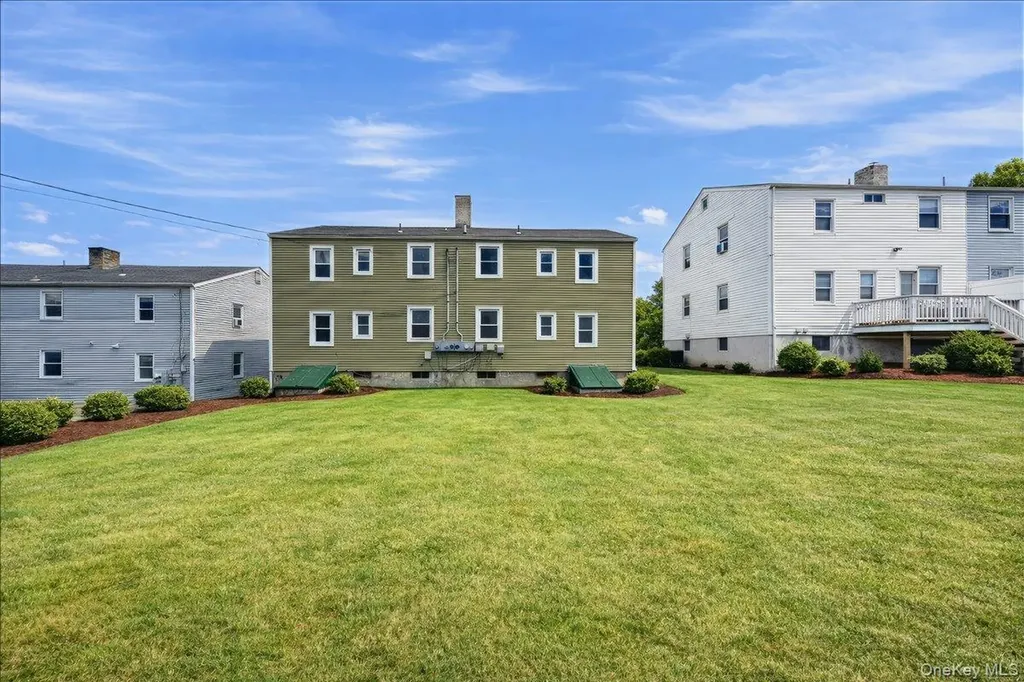18 Vernon Terrace Poughkeepsie NY 12601