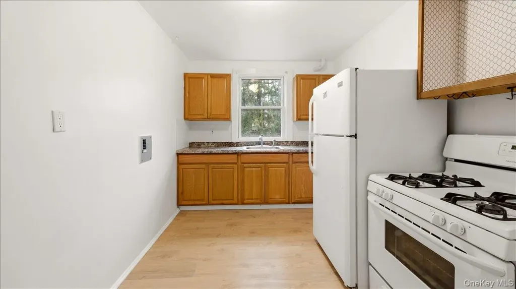 18 Vernon Terrace Poughkeepsie NY 12601
