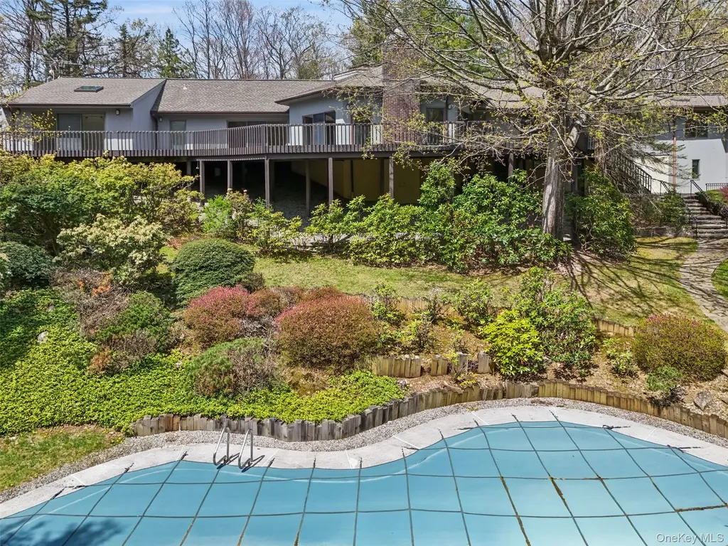 68 Old Aspetong Road Katonah NY 10536