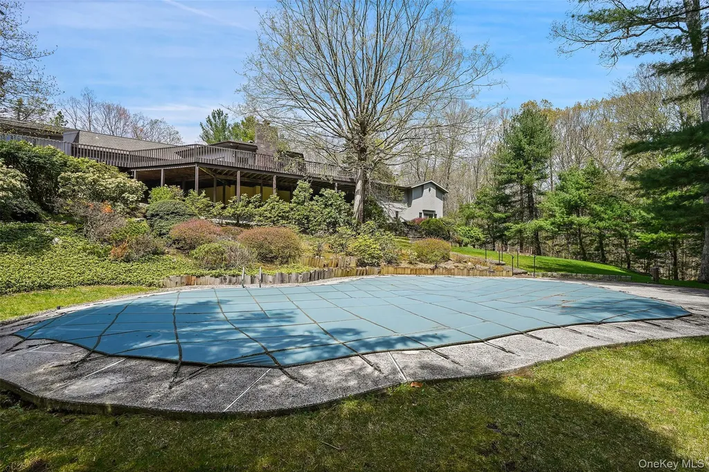 68 Old Aspetong Road Katonah NY 10536