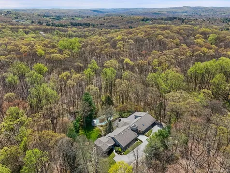 68 Old Aspetong Road Katonah NY 10536