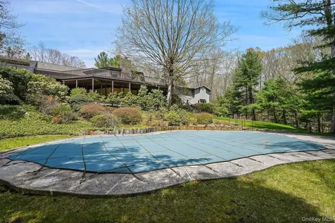 68 Old Aspetong Road Katonah NY 10536