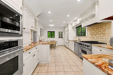 56 Woodlawn Avenue New Rochelle NY 10804