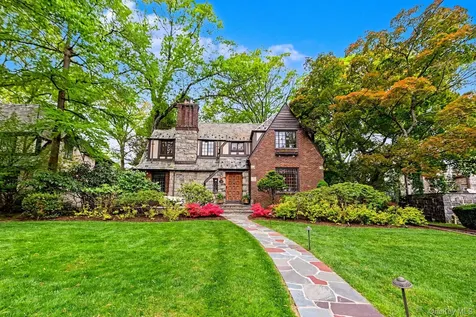 56 Woodlawn Avenue New Rochelle NY 10804
