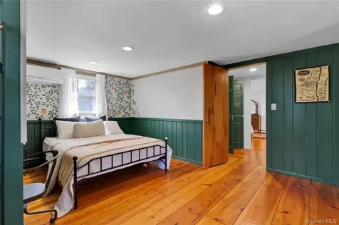 12 Anita Court Kingston NY 12401