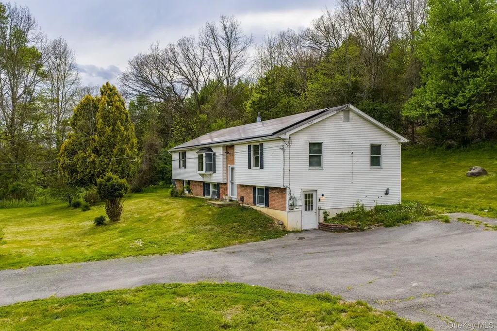 505 County Route 12 New Hampton NY 10958