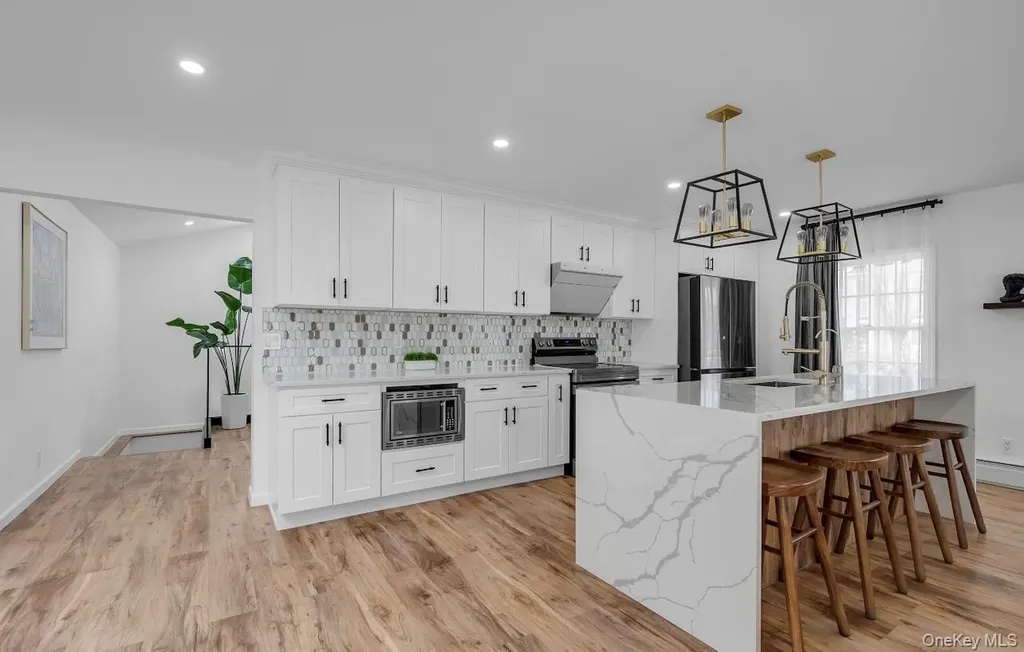 69 Candy Lane Syosset NY 11791