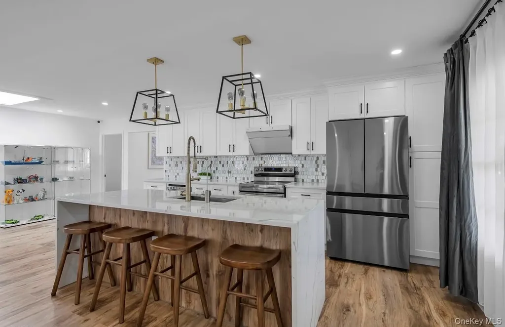 69 Candy Lane Syosset NY 11791