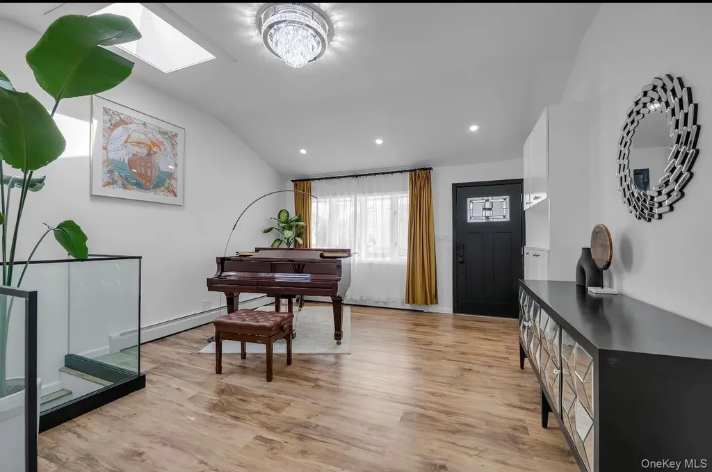 69 Candy Lane Syosset NY 11791