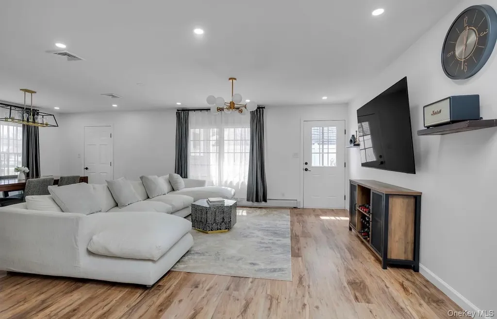 69 Candy Lane Syosset NY 11791