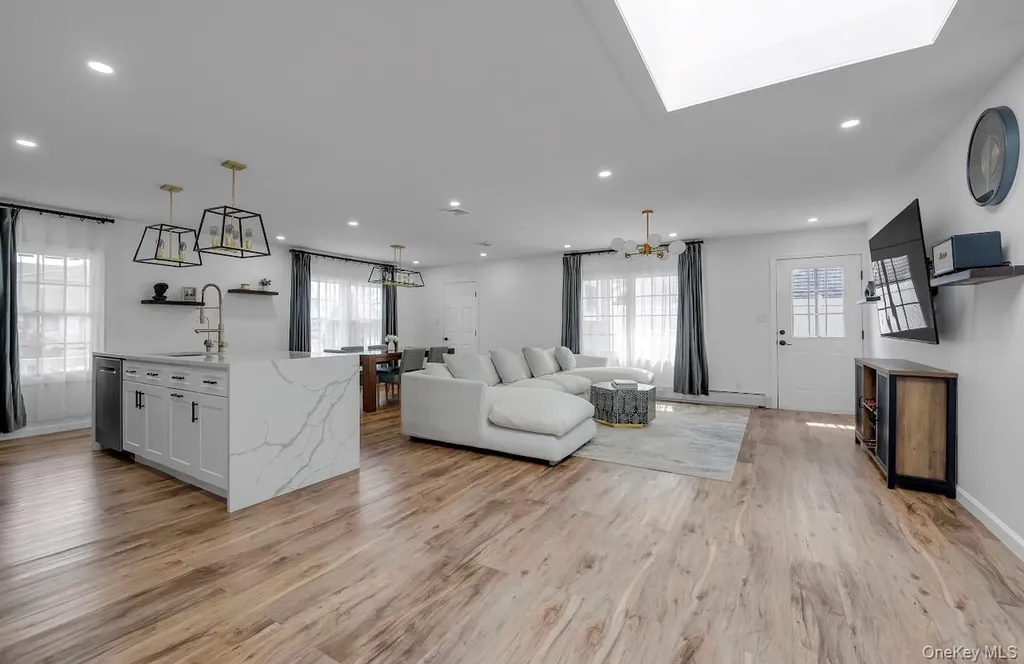 69 Candy Lane Syosset NY 11791