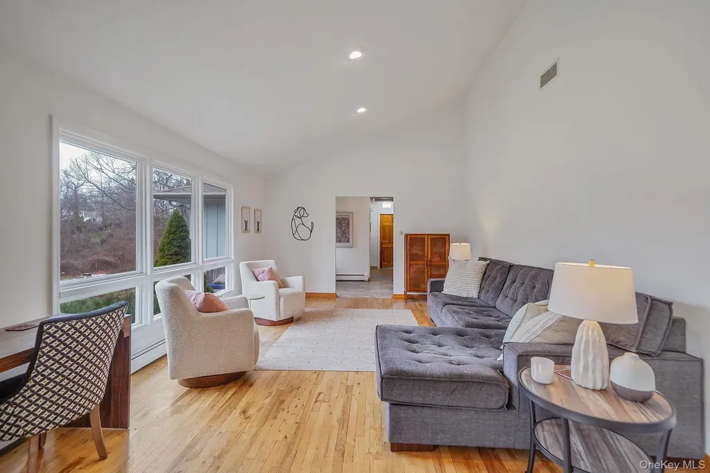 14 Cordwood Path Shoreham NY 11786
