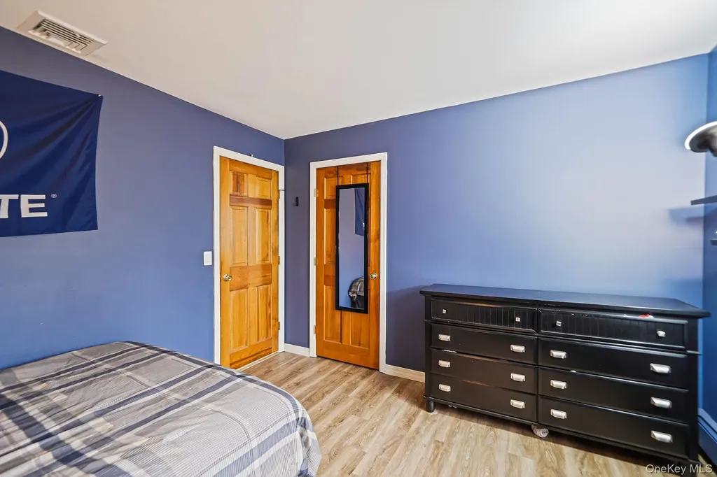 14 Cordwood Path Shoreham NY 11786