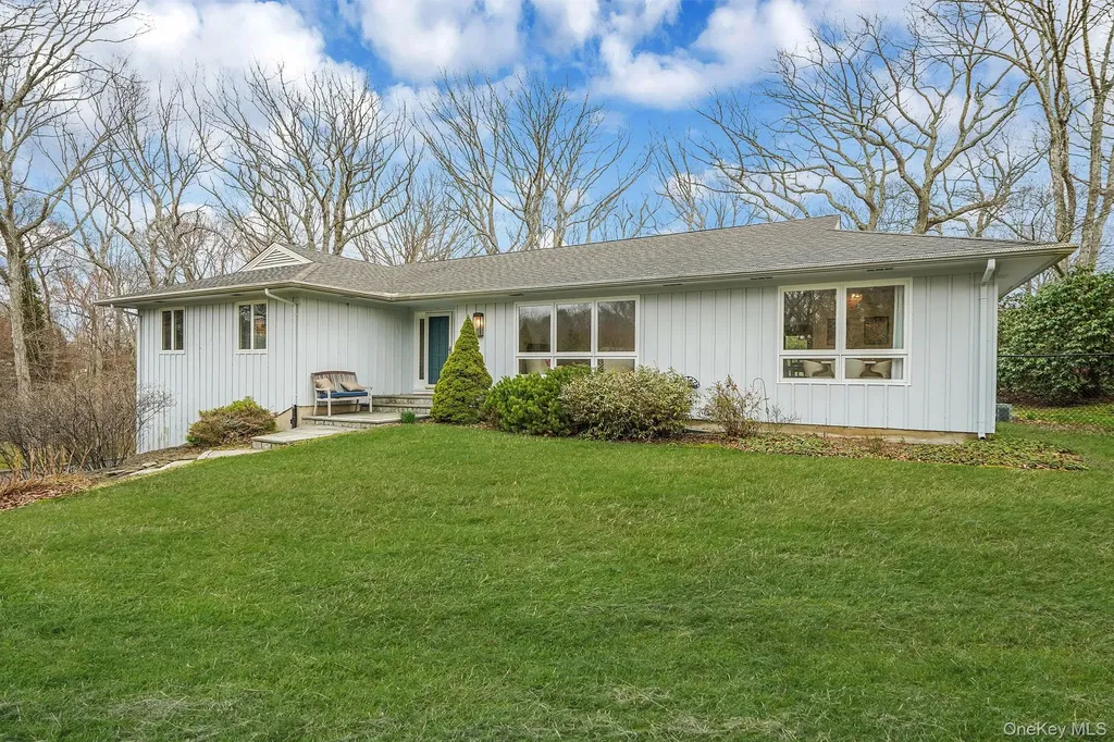 14 Cordwood Path Shoreham NY 11786
