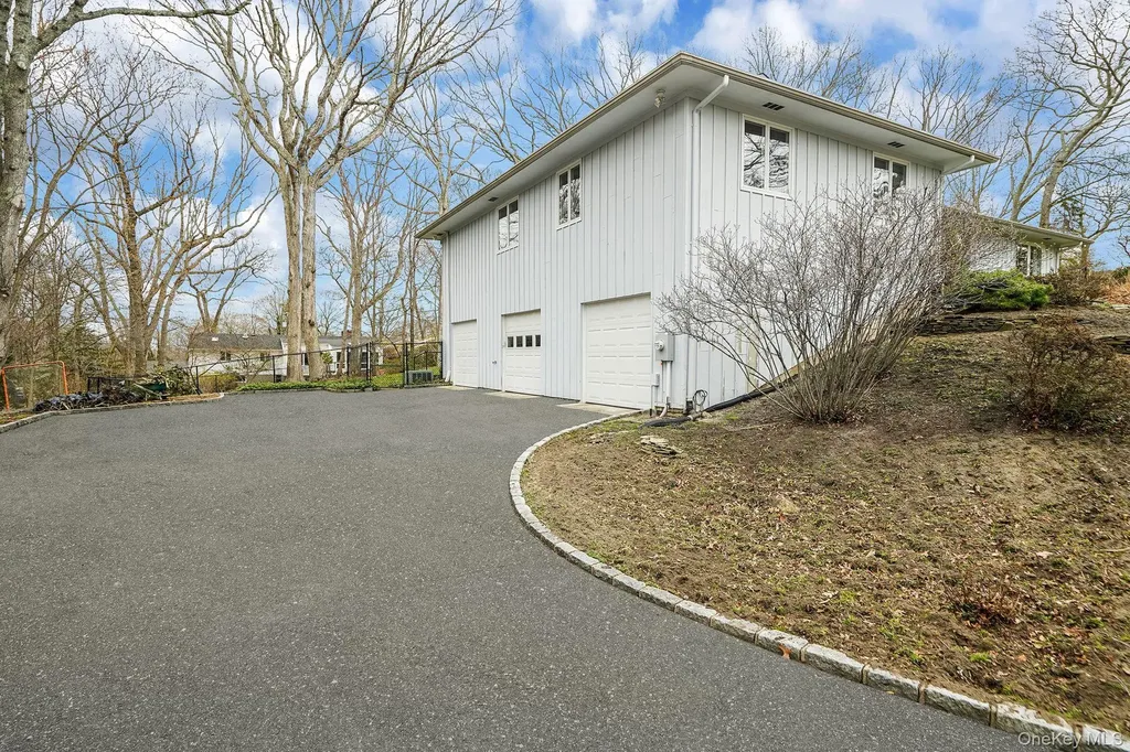 14 Cordwood Path Shoreham NY 11786