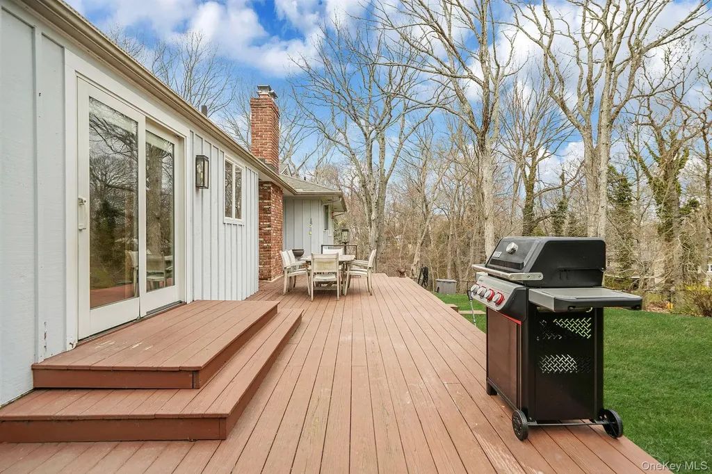 14 Cordwood Path Shoreham NY 11786