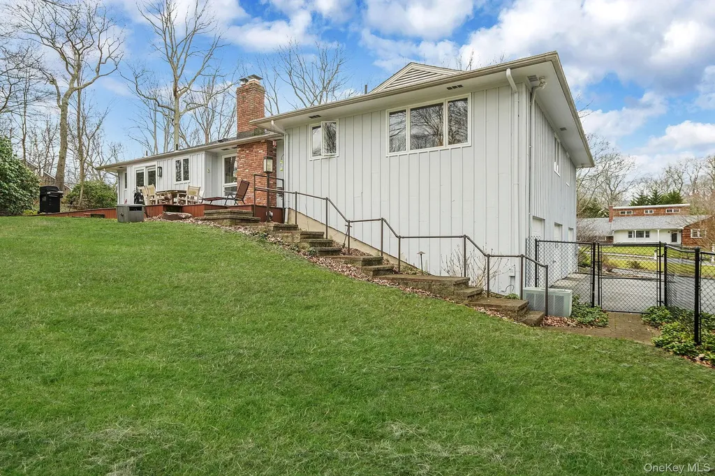 14 Cordwood Path Shoreham NY 11786