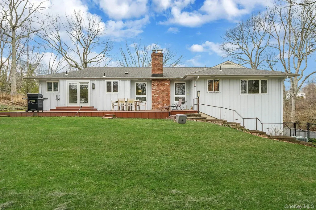 14 Cordwood Path Shoreham NY 11786