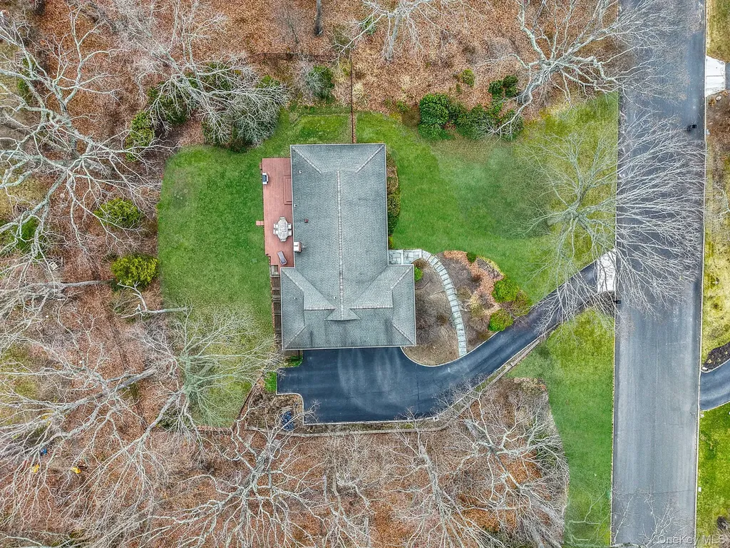 14 Cordwood Path Shoreham NY 11786