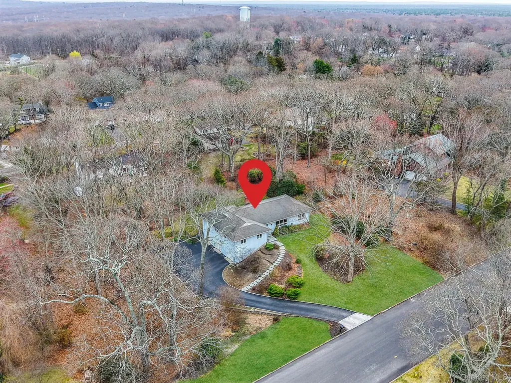 14 Cordwood Path Shoreham NY 11786