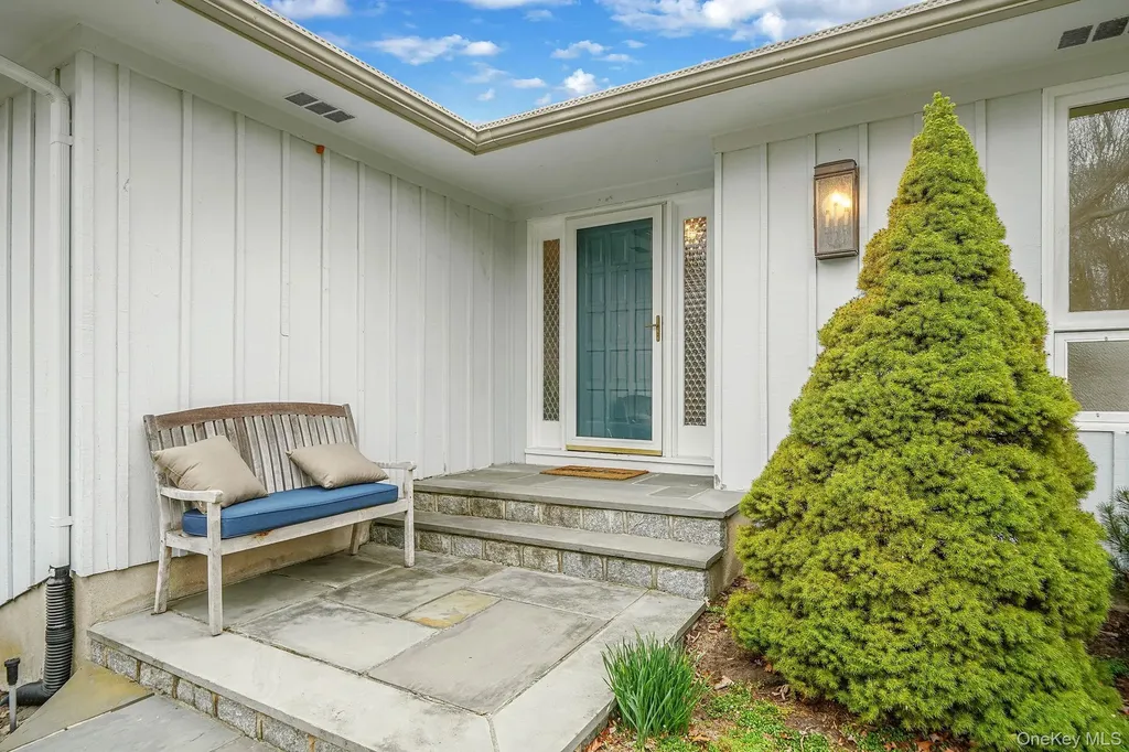 14 Cordwood Path Shoreham NY 11786