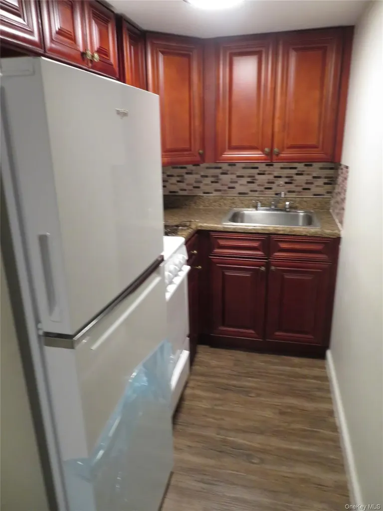 17 Chimney Lane Bay Shore NY 11706