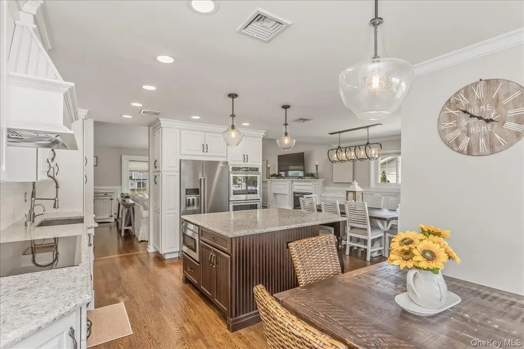 113 Harborview Drive Massapequa NY 11758