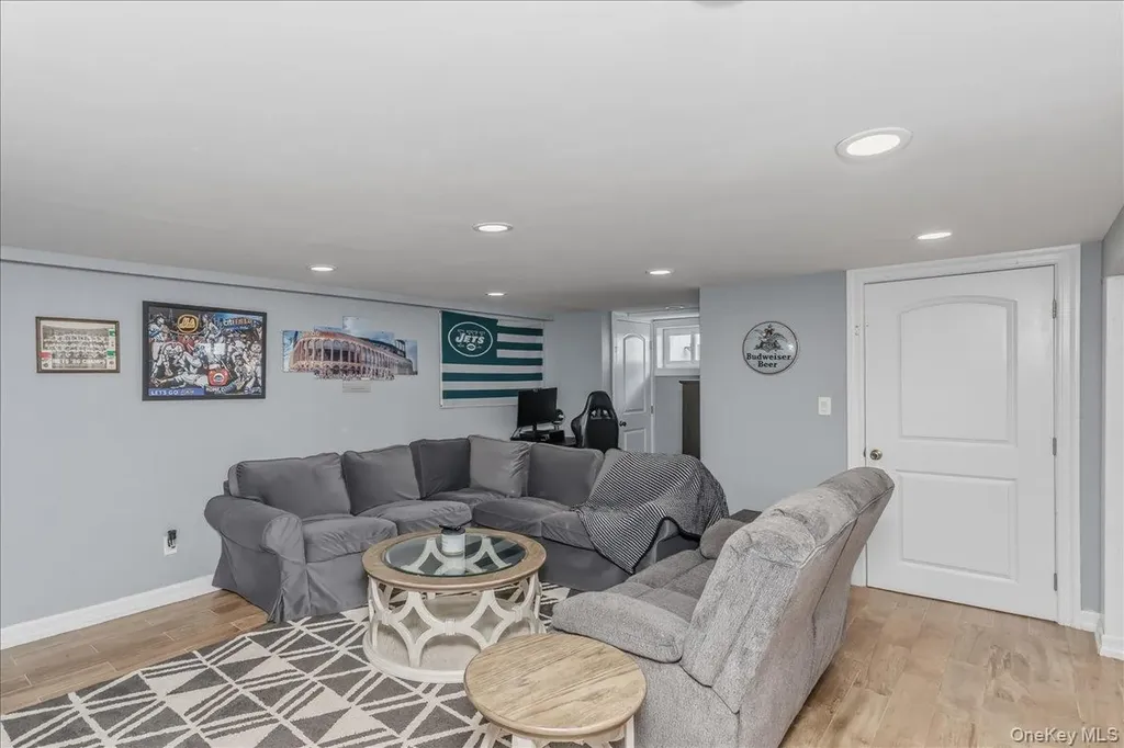 113 Harborview Drive Massapequa NY 11758