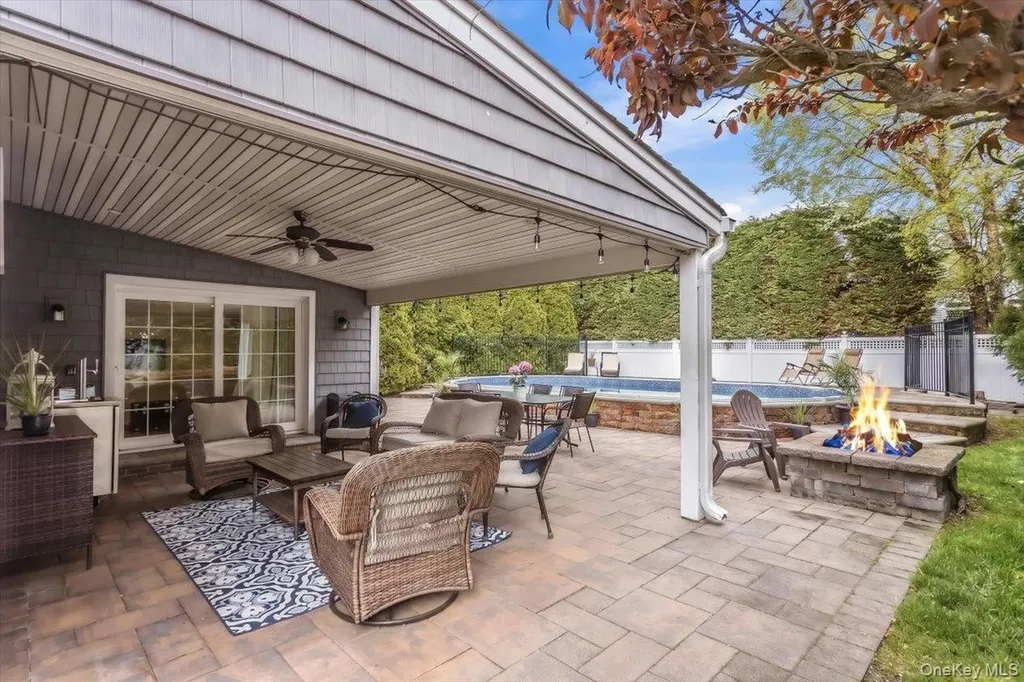 113 Harborview Drive Massapequa NY 11758