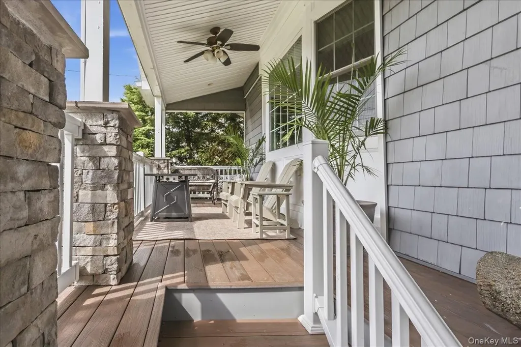 113 Harborview Drive Massapequa NY 11758