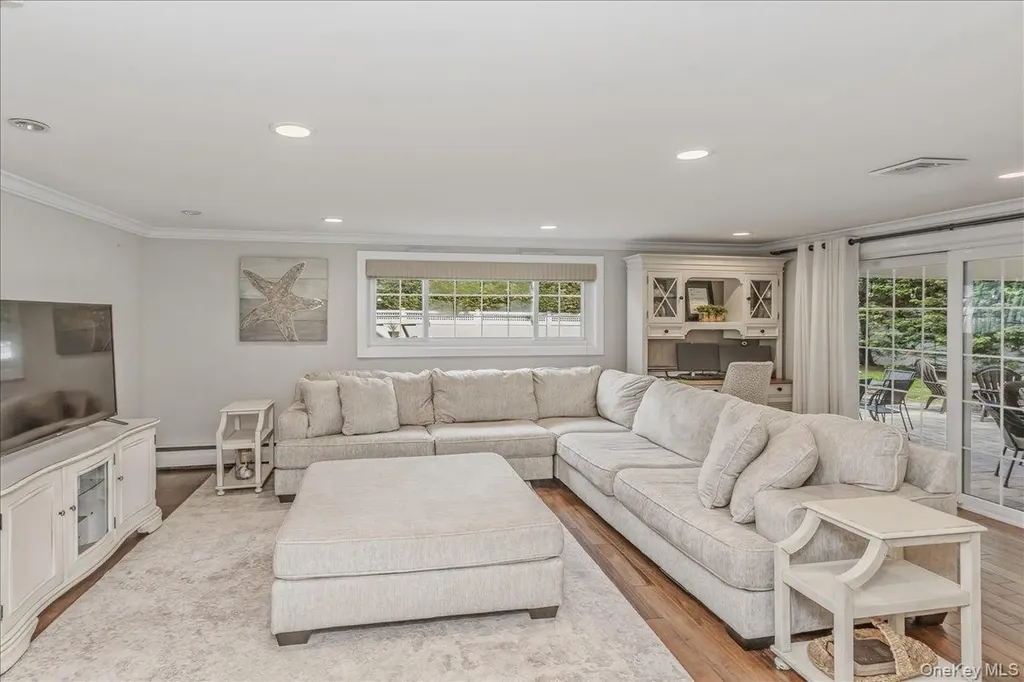 113 Harborview Drive Massapequa NY 11758