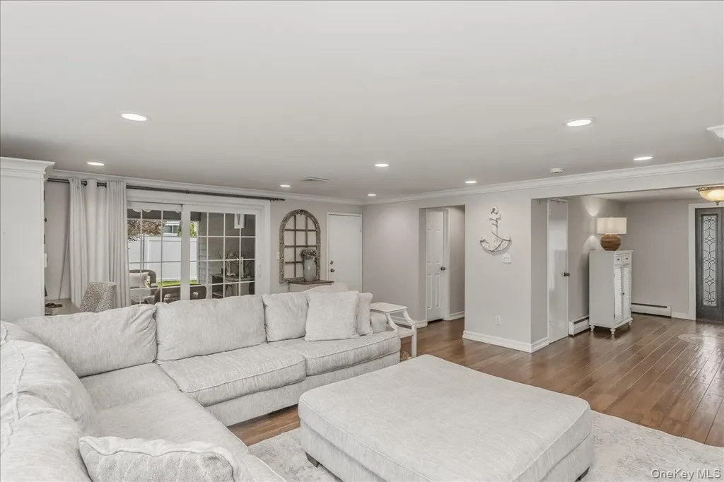 113 Harborview Drive Massapequa NY 11758