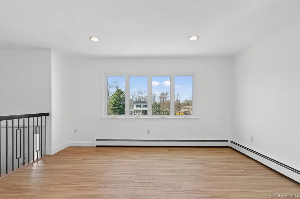 8 Puritan Lane Blooming Grove NY 10992