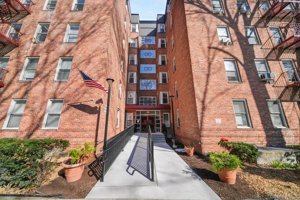 2 Louisiana Avenue Bronxville NY 10708
